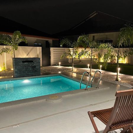 Home In Terengganu With Private Pool Kuala Terengganu Esterno foto