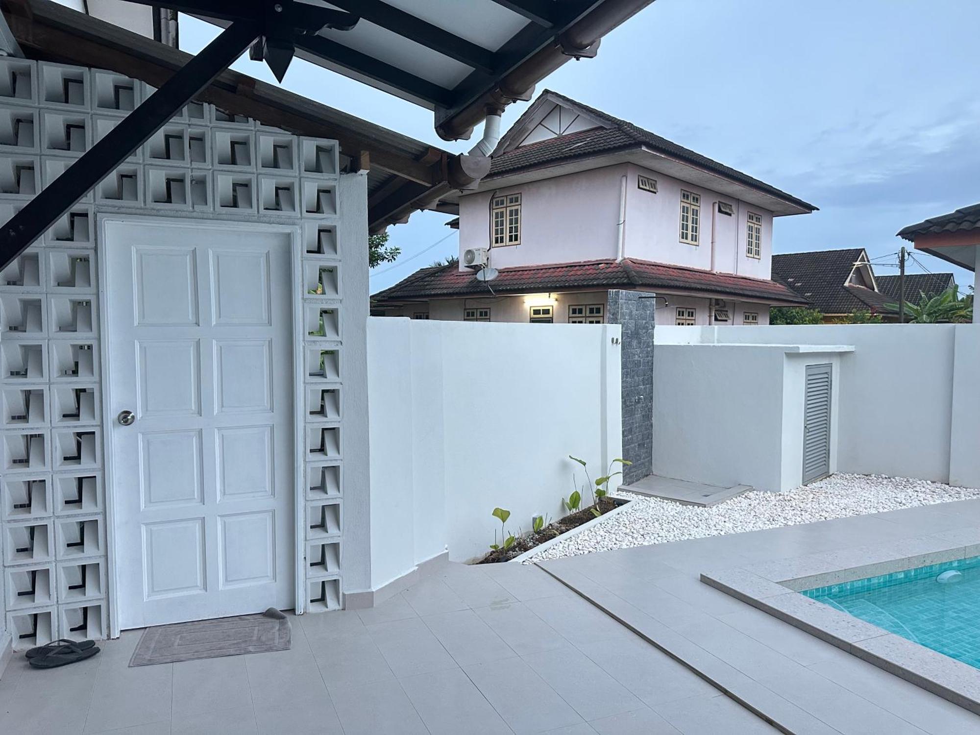 Home In Terengganu With Private Pool Kuala Terengganu Esterno foto