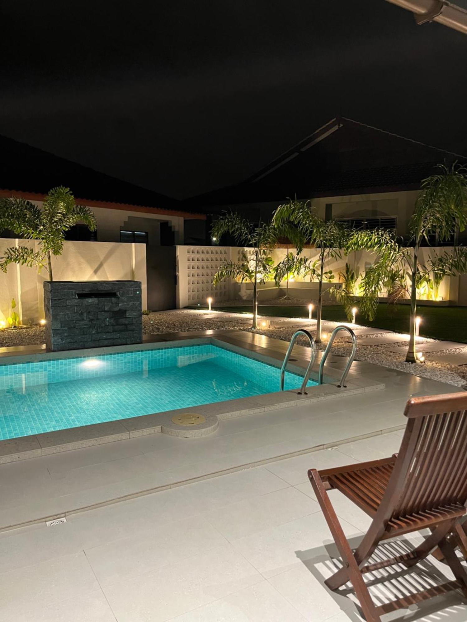 Home In Terengganu With Private Pool Kuala Terengganu Esterno foto